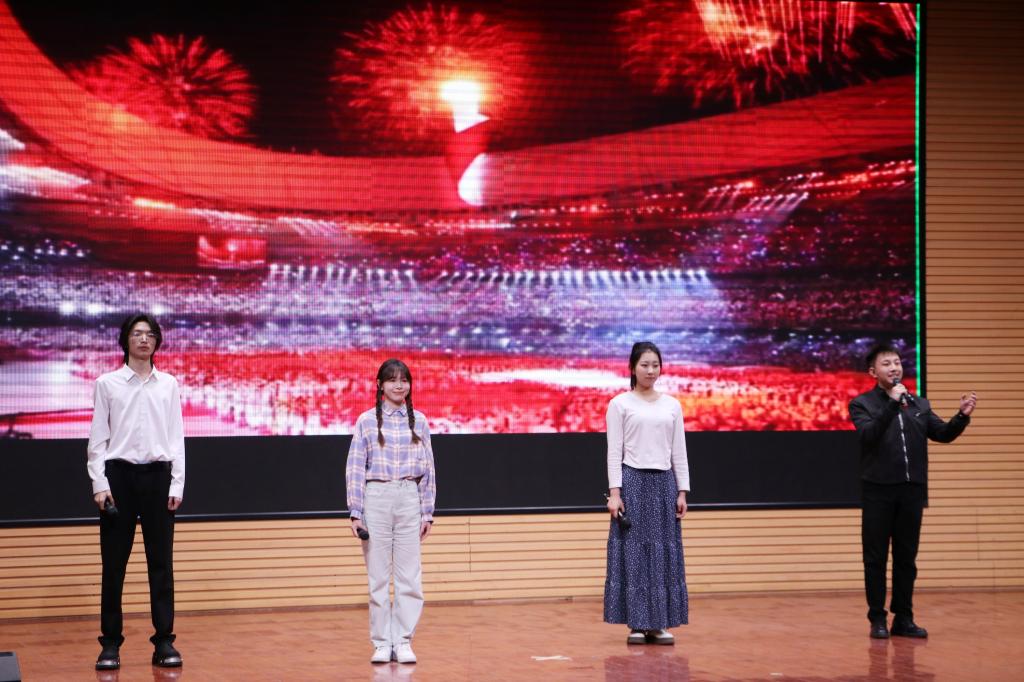 学校举办2025年中华经典诵读比赛